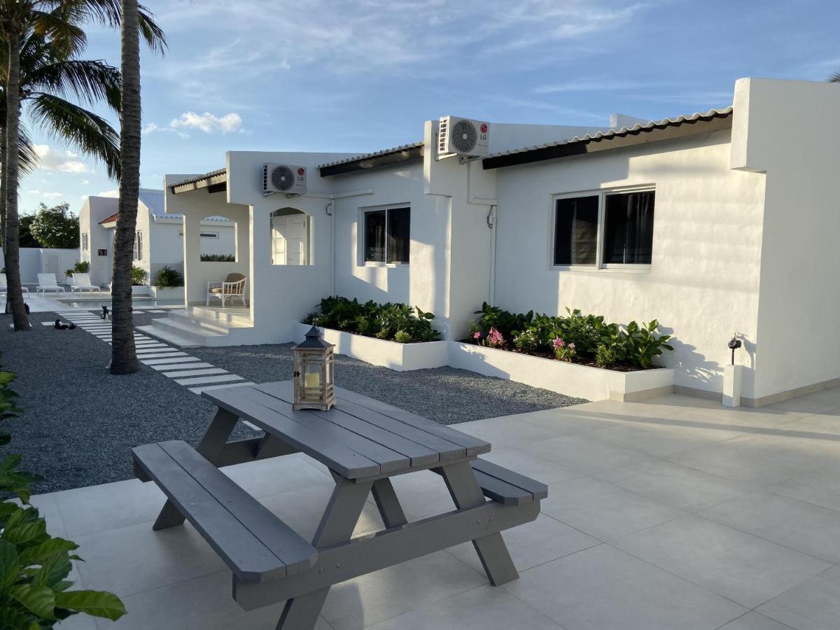 Movida Inn Aruba Palm Beach Exterior foto