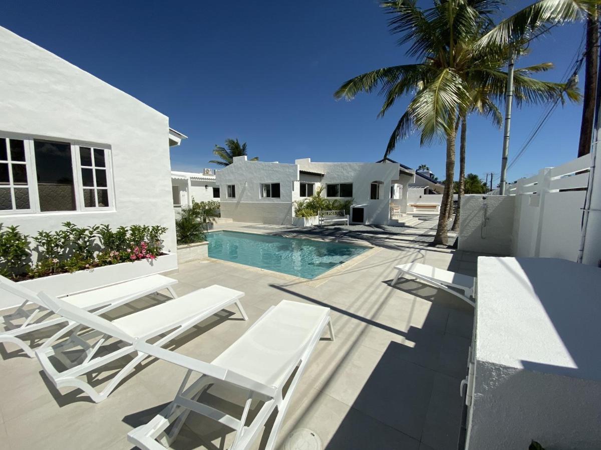 Movida Inn Aruba Palm Beach Exterior foto